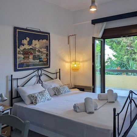 Melina Apartments Никити Екстериор снимка