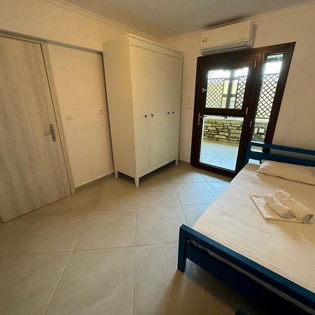 Melina Apartments Никити Екстериор снимка