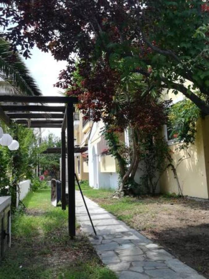 Melina Apartments Никити Екстериор снимка