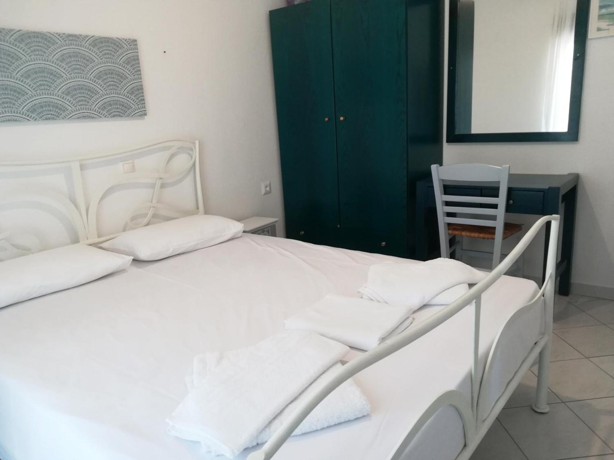 Melina Apartments Никити Екстериор снимка
