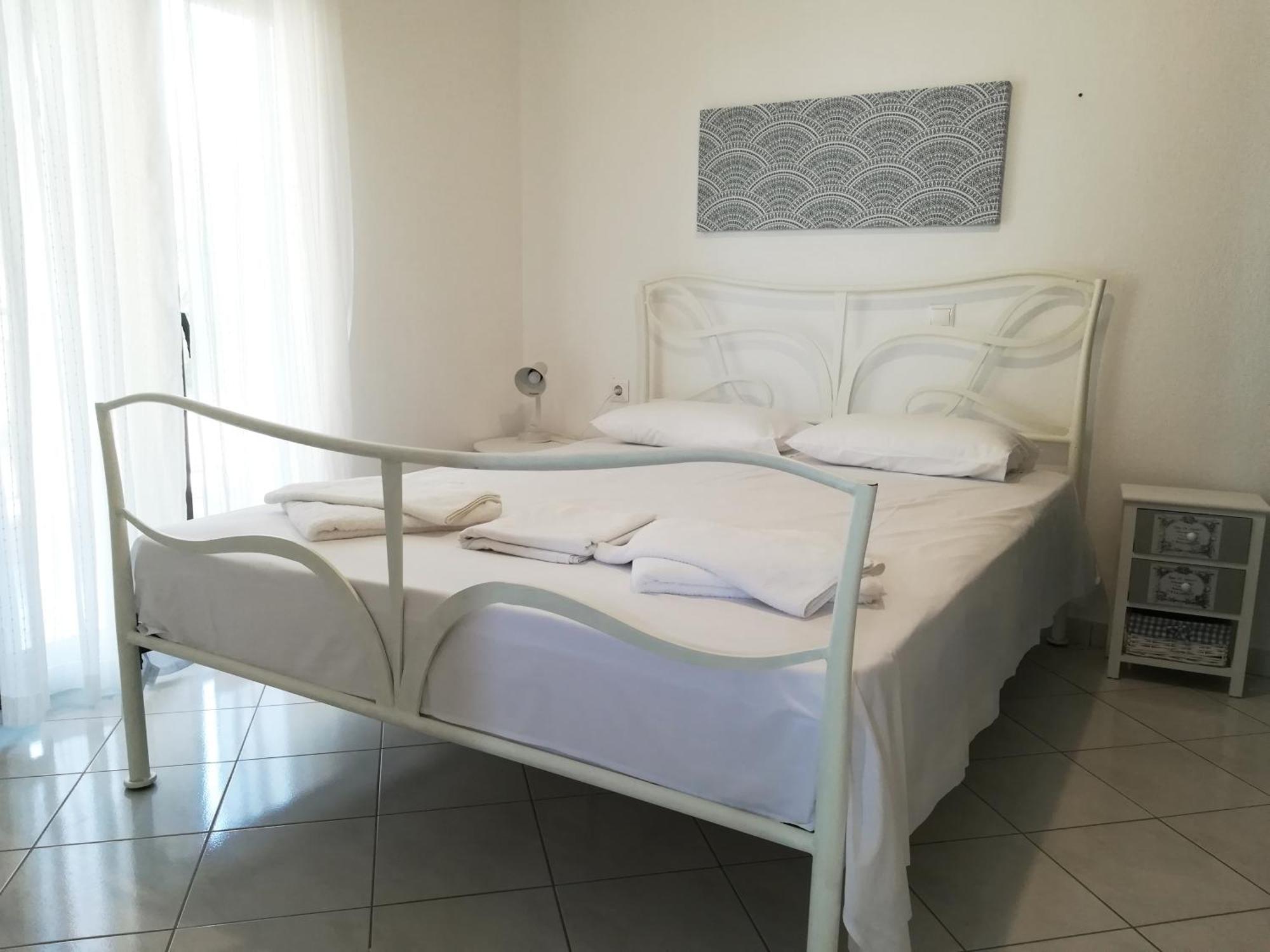 Melina Apartments Никити Екстериор снимка