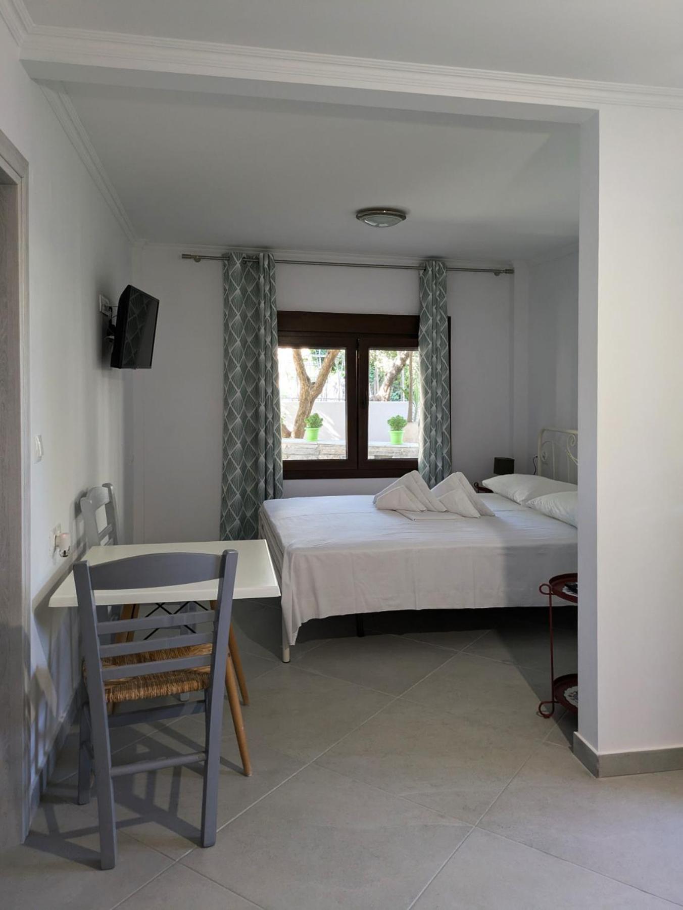 Melina Apartments Никити Екстериор снимка